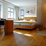 Zum Schwarzen Ross Und Gutmann Zur Post 3*