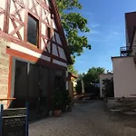 Pensión Zum Schwarzen Ross Und Gutmann Zur Post