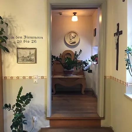 Zum Schwarzen Ross Und Gutmann Zur Post ヒルポルトシュタイン